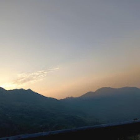 Hotel Himalayan Queen , Darjeeling Dardżyling Zewnętrze zdjęcie